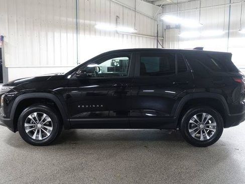 Used 2025 Chevrolet Equinox LT FWD image 4