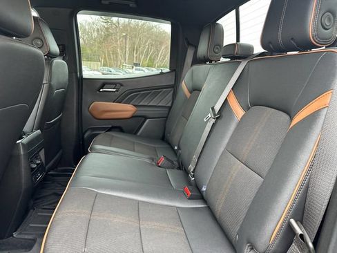 Used 2024 GMC Canyon AT4 AWD/4WD image 17