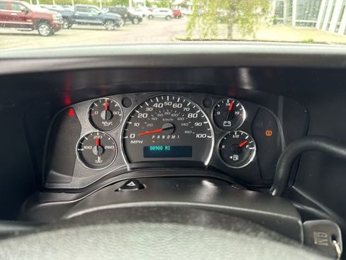 Used 2017 GMC Savana 2500 RWD image 11