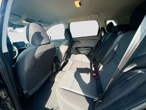 Used 2023 Nissan Rogue SV image 24