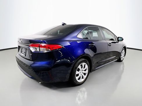 Used 2022 Toyota Corolla LE FWD image 4