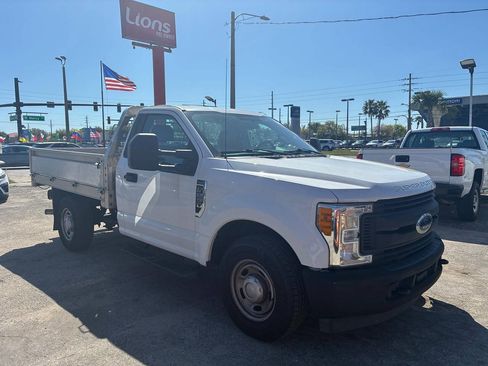 Used 2017 Ford F250 XL RWD image 2