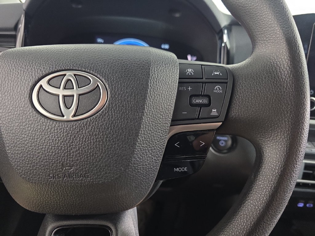 Used 2025 Toyota Camry LE FWD image 14