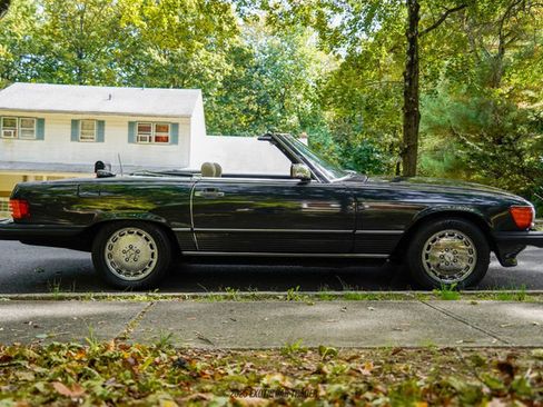 Used 1986 Mercedes-Benz 560 SL image 9