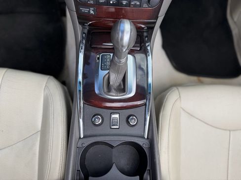 Used 2014 INFINITI Q60 Convertible w/ Premium Package image 19