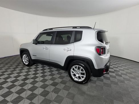 Certified 2019 Jeep Renegade Latitude image 7