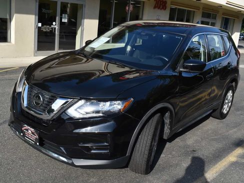 Used 2018 Nissan Rogue S AWD/4WD image 8