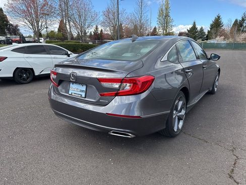 Used 2018 Honda Accord Touring image 7