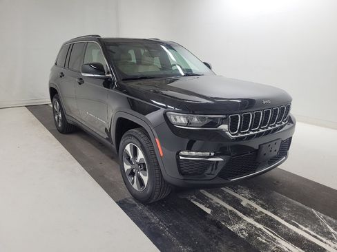 Used 2022 Jeep Grand Cherokee Limited 4xe image 13