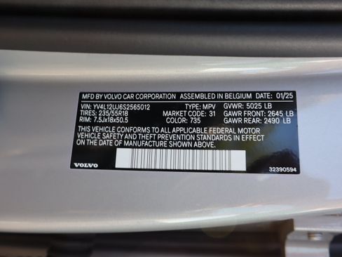 Used 2025 Volvo XC40 B5 Core AWD/4WD image 23
