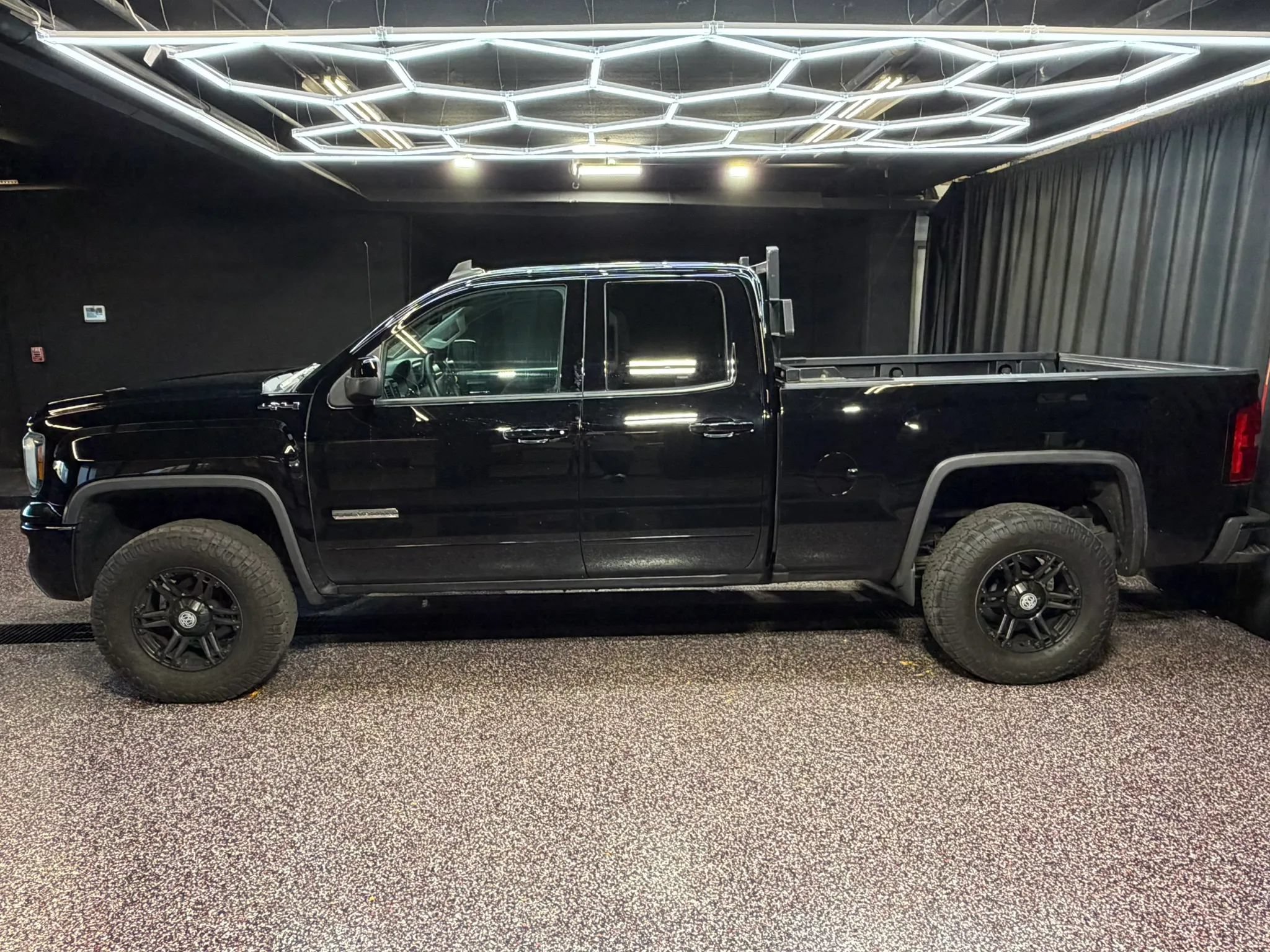 Used 2017 GMC Sierra 1500 4x4 Double Cab w/ Elevation Edition image 4