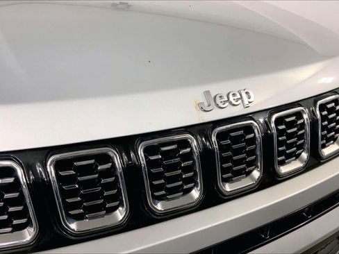 Used 2025 Jeep Compass Limited AWD/4WD image 28