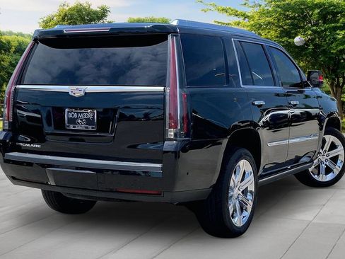 Used 2018 Cadillac Escalade Platinum AWD/4WD image 6