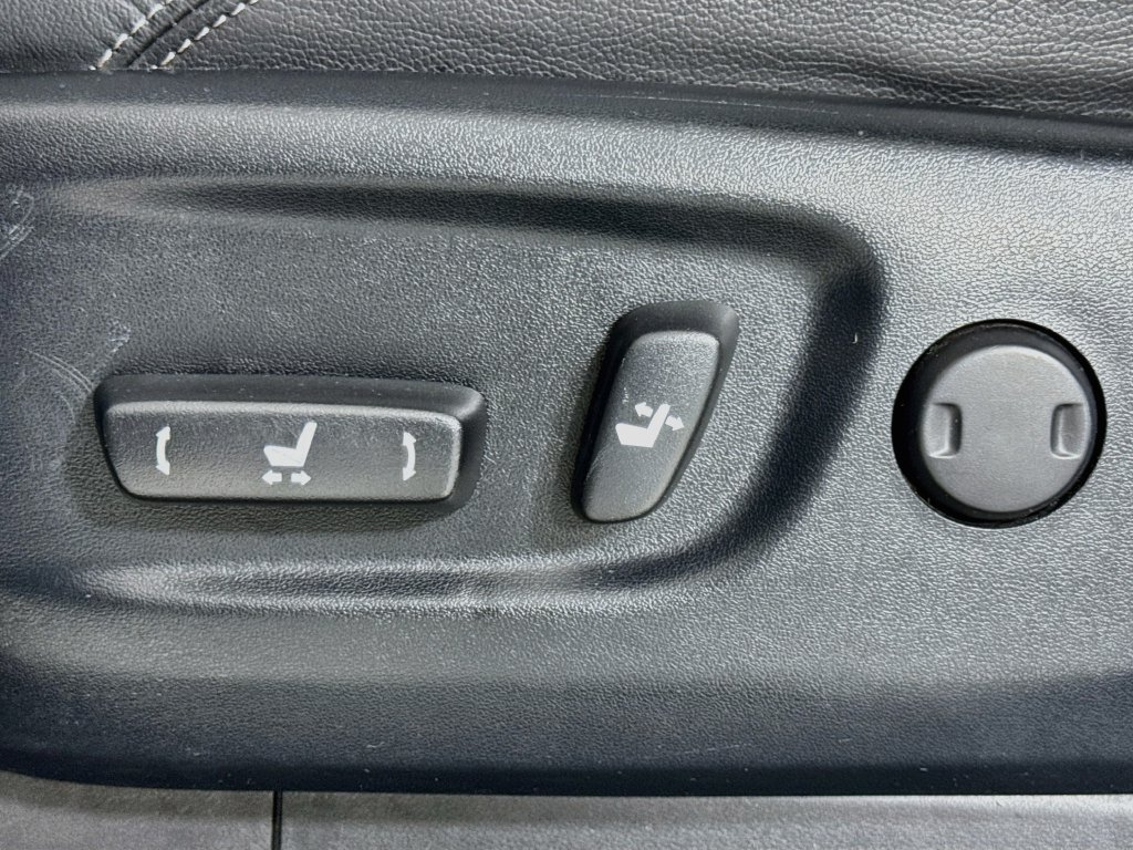 Used 2019 Toyota 4Runner Limited AWD/4WD image 18