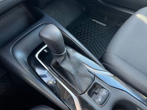 Used 2022 Toyota Corolla LE image 22