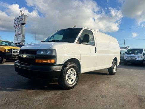 Used 2018 Chevrolet Express 2500 w/ Driver Convenience Package image 1