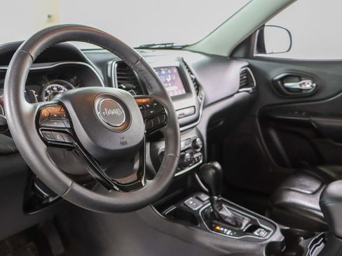 Used 2021 Jeep Cherokee Latitude Plus image 21