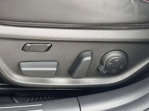 Used 2023 Genesis G70 3.3T w/ Sport Advanced Package image 17