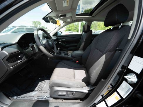 Certified 2025 Honda Accord SE image 9