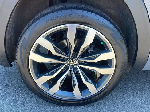 Used 2020 Volkswagen Atlas Cross Sport SEL R-Line AWD/4WD image 10