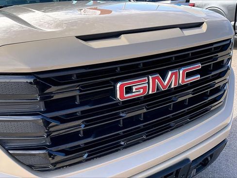 Used 2022 GMC Sierra 1500 Elevation image 29