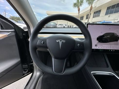 Used 2024 Tesla Model Y Long Range RWD image 22