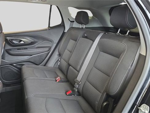 Used 2023 GMC Terrain SLE w/ Elevation Edition image 18