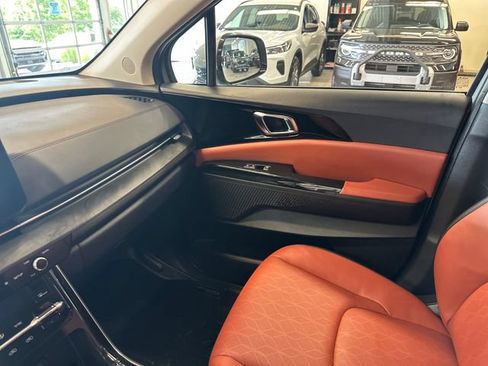 Used 2024 Kia Carnival SX FWD image 25