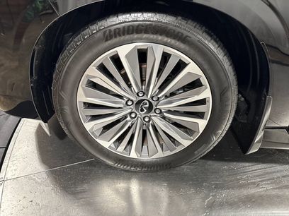 Certified 2025 INFINITI QX80 Luxe