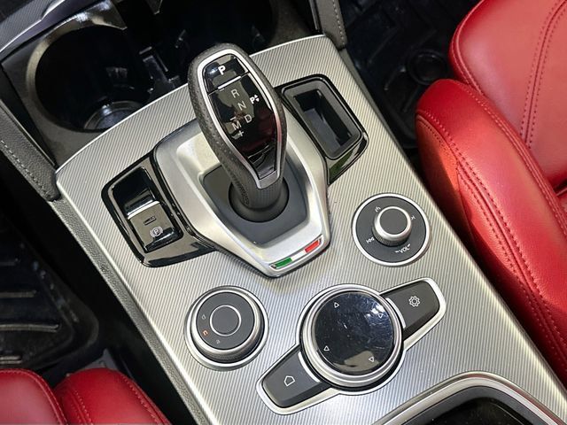 Used 2023 Alfa Romeo Stelvio Veloce AWD/4WD image 16