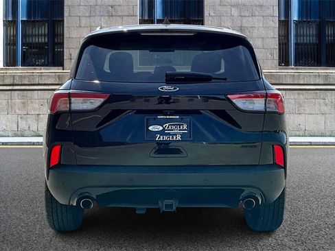 Certified 2022 Ford Escape SEL w/ SEL Stealth AWD Package image 4