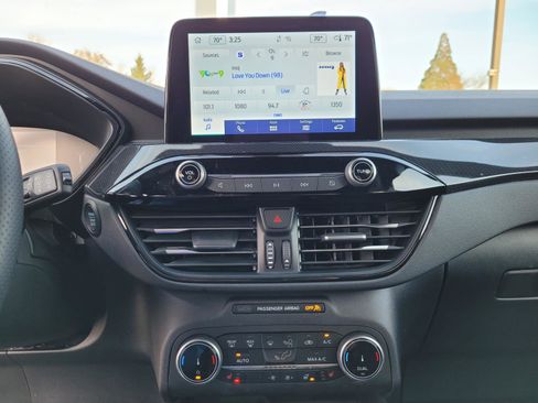 Used 2025 Ford Escape ST-Line w/ Cold Weather Package image 24