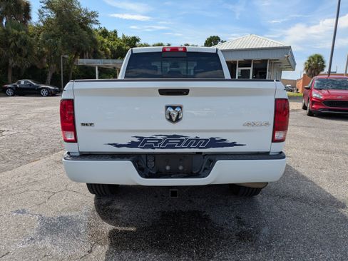 Used 2017 RAM 1500 Classic SLT AWD/4WD image 5