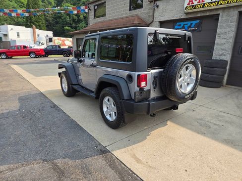 Used 2013 Jeep Wrangler Sport AWD/4WD image 5