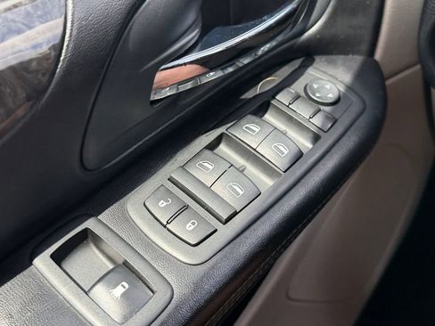 Used 2012 Dodge Grand Caravan Crew w/ Crew Value Pkg FWD image 18