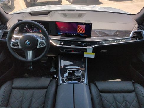 New 2026 BMW X5 xDrive40i w/ M Sport Package AWD/4WD image 15