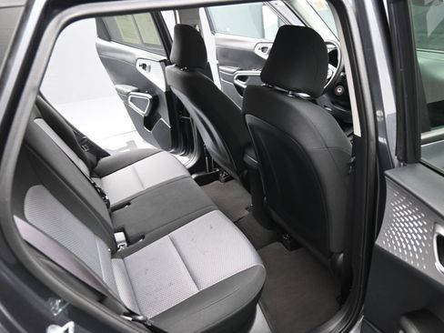 Used 2022 Kia Soul LX w/ Technology Package FWD image 19