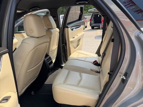 Used 2017 Cadillac XT5 FWD image 21