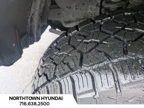 Used 2023 Toyota Tacoma TRD Off-Road image 40