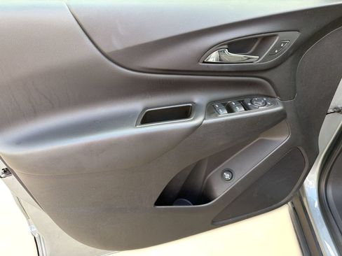 Certified 2024 Chevrolet Equinox LT FWD image 12