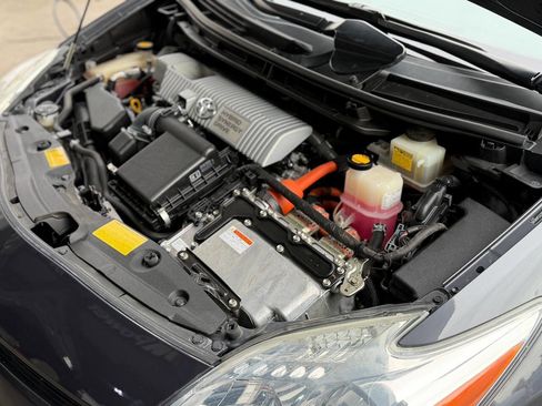 Used 2012 Toyota Prius Two image 3