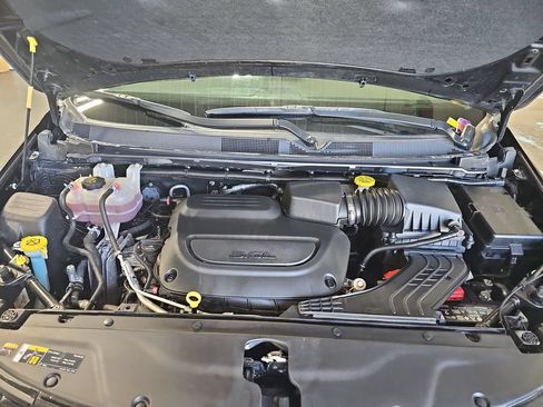 Used 2024 Chrysler Pacifica Touring-L FWD image 31