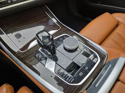 Used 2019 BMW X7 xDrive40i w/ Premium Package AWD/4WD image 18