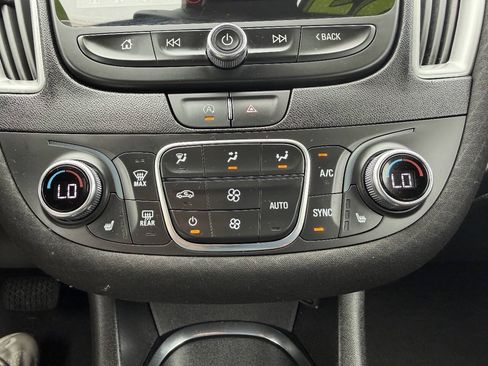 Used 2024 Chevrolet Malibu LT FWD image 24