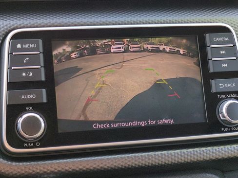 Used 2018 Nissan Kicks SV FWD image 19