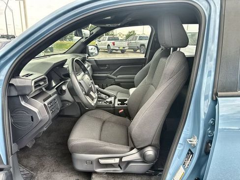 Used 2025 Toyota 4Runner SR5 AWD/4WD image 11