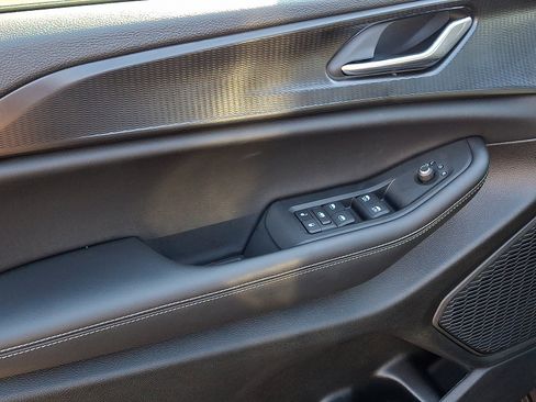 Certified 2025 Jeep Grand Cherokee Altitude image 12