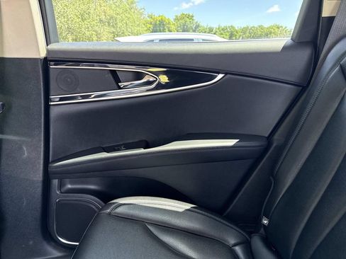 Certified 2022 Lincoln Nautilus FWD w/ Premium Package image 15