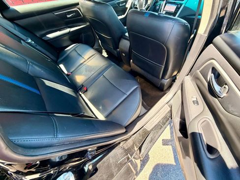 Used 2018 Nissan Altima 2.5 SR w/ SR Midnight Edition FWD image 13