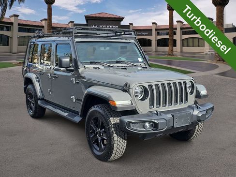 Used 2020 Jeep Wrangler Unlimited Sahara AWD/4WD image 2